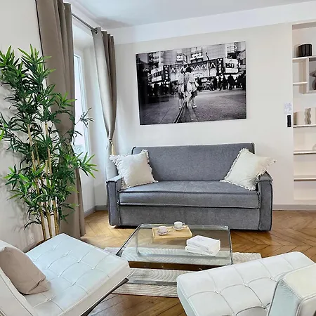 Elegant 2br 6p Steps From Champs Elysees Apartamento