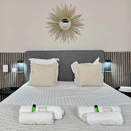 Elegant 2br 6p Steps From Champs Elysees *